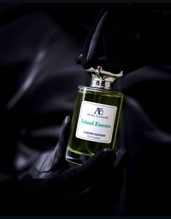 Island Essence - Black - Image 3
