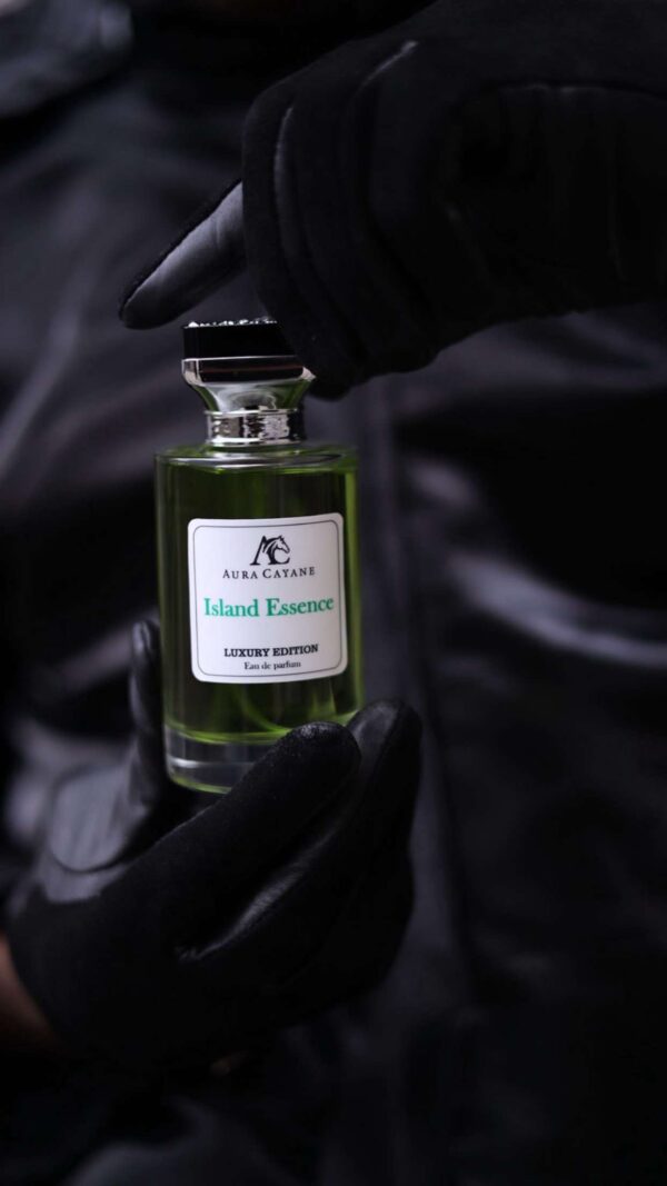 Island Essence - Black - Image 5