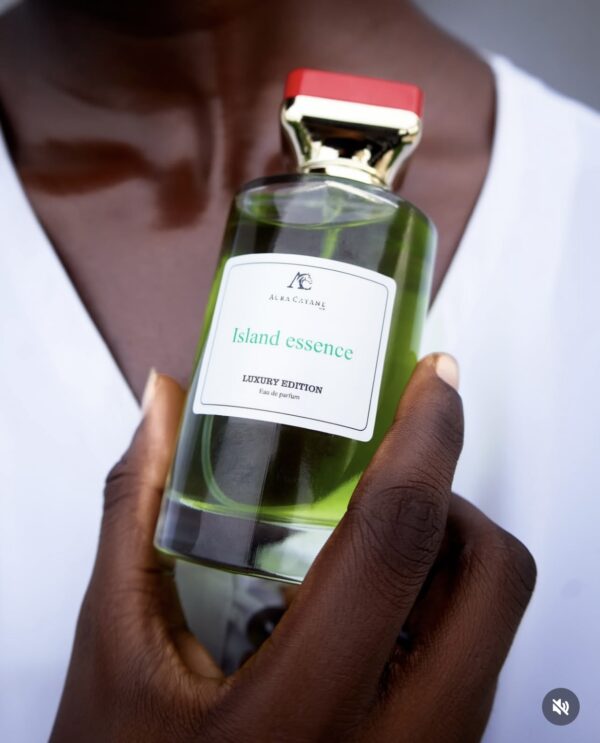 Island Essence - Red - Image 3