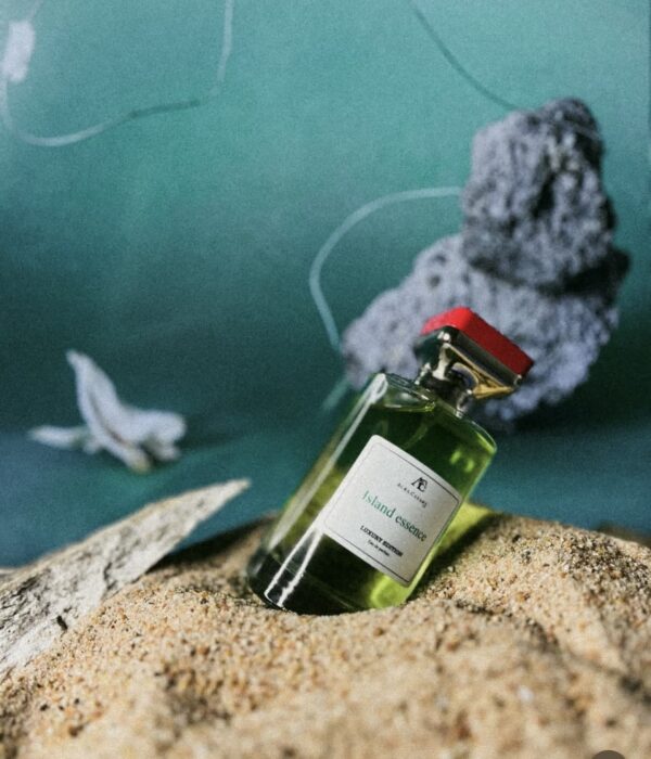 Island Essence - Red - Image 2